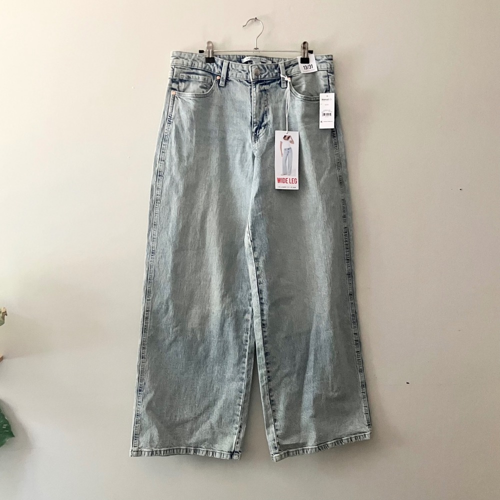 NWT Celebrity Pink Womens Wide Leg Jeans Retro Light Wash High Rise Size 13/31
